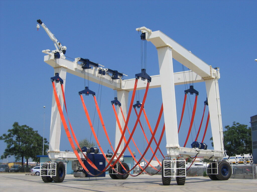 Tyred Yacht Crane